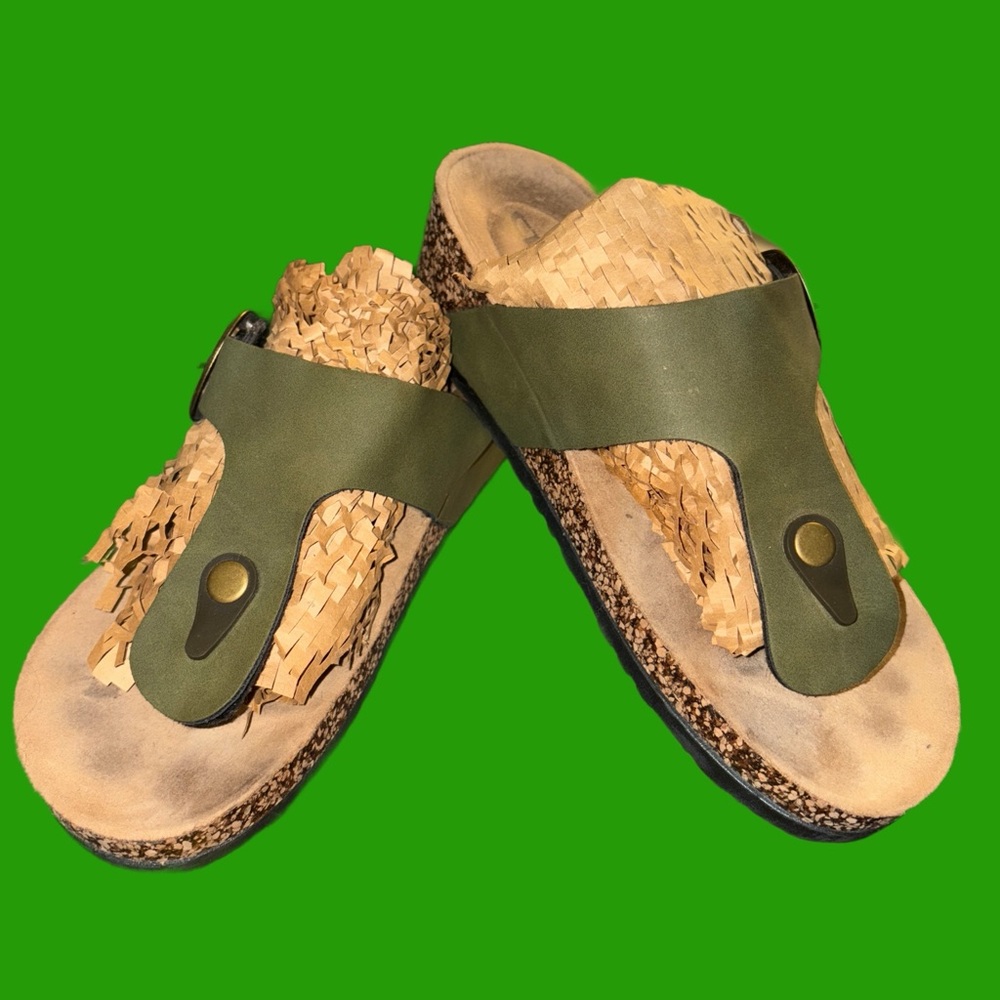 Chinese Laundry Green and Tan Slide Sandals
